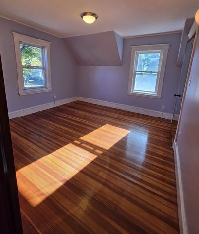 35 Ruskindale Rd, Boston, MA 02136