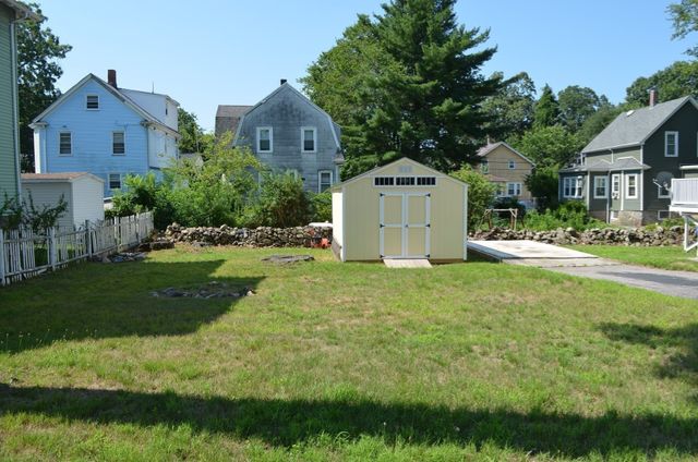 35 Ruskindale Rd, Boston, MA 02136