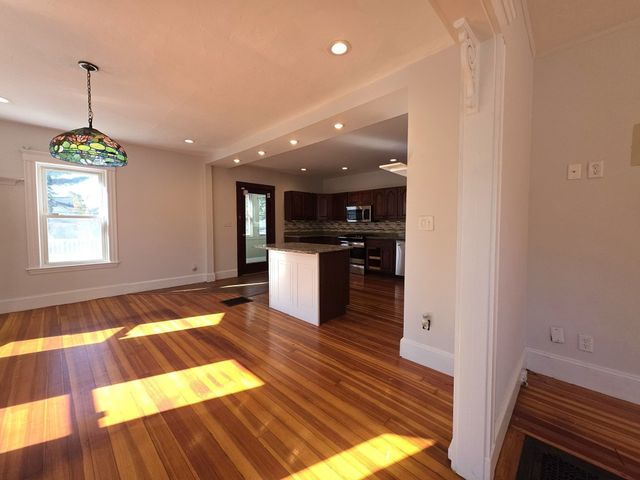 35 Ruskindale Rd, Boston, MA 02136