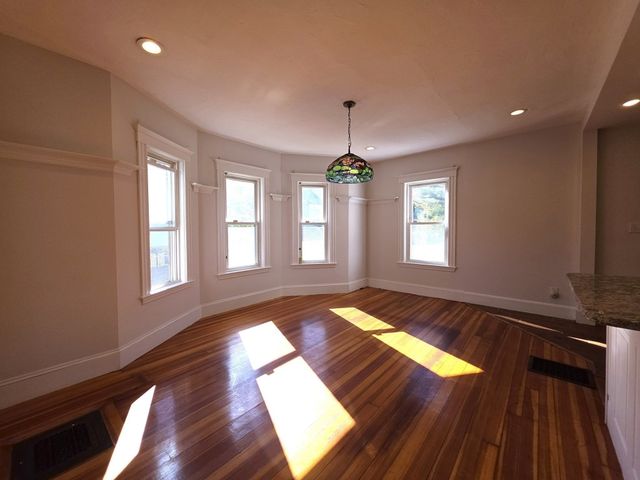 35 Ruskindale Rd, Boston, MA 02136