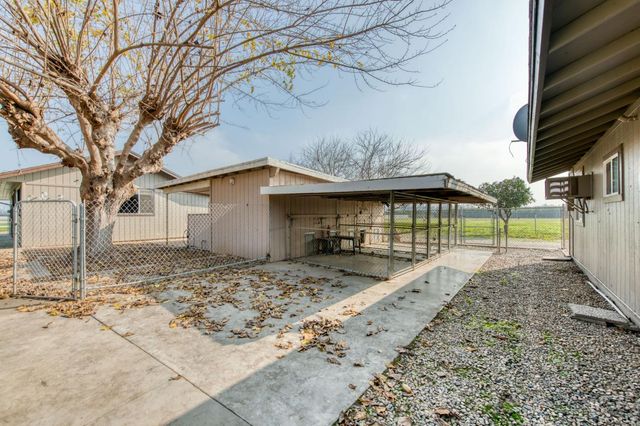 17281 E Belmont Avenue, Sanger, CA 93657