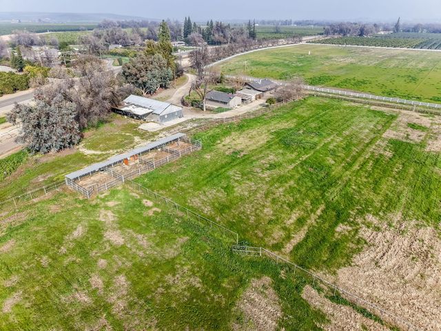 17281 E Belmont Avenue, Sanger, CA 93657