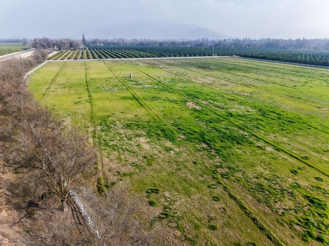 17281 E Belmont Avenue, Sanger, CA 93657