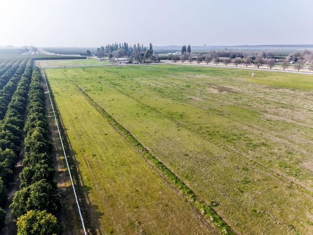 17281 E Belmont Avenue, Sanger, CA 93657