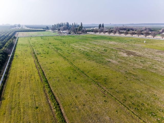 17281 E Belmont Avenue, Sanger, CA 93657