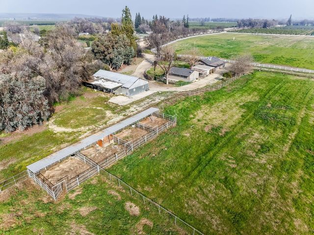 17281 E Belmont Avenue, Sanger, CA 93657