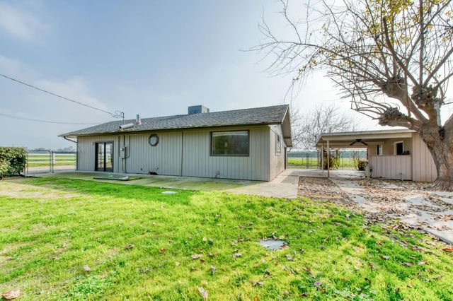 17281 E Belmont Avenue, Sanger, CA 93657