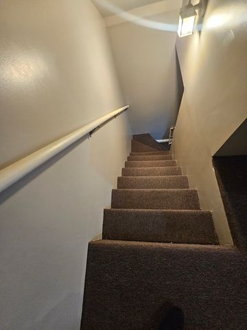 39 Lake St, Webster, MA 01570