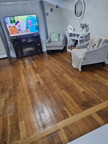 39 Lake St, Webster, MA 01570