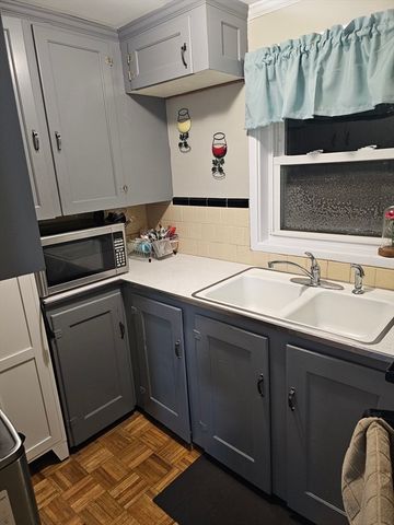 39 Lake St, Webster, MA 01570