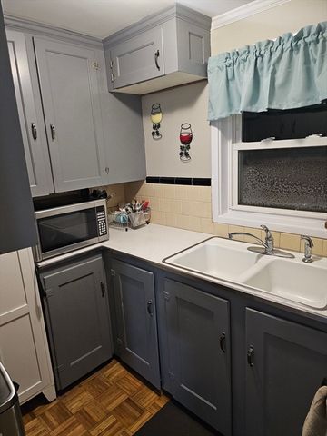 39 Lake St, Webster, MA 01570