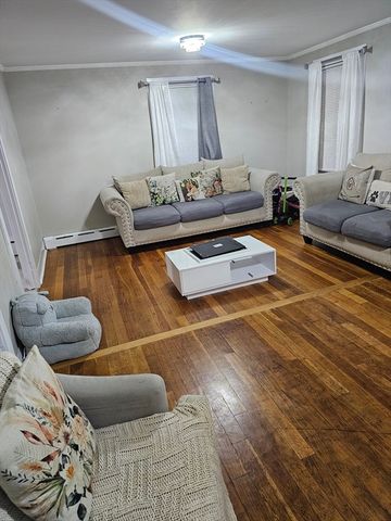 39 Lake St, Webster, MA 01570