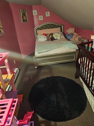 39 Lake St, Webster, MA 01570