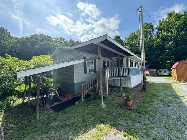 60 Tori Lane, Bennington, VT 05201