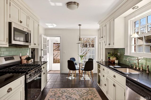 48 Fenwick Road, Hastings-on-hudson, NY 10706