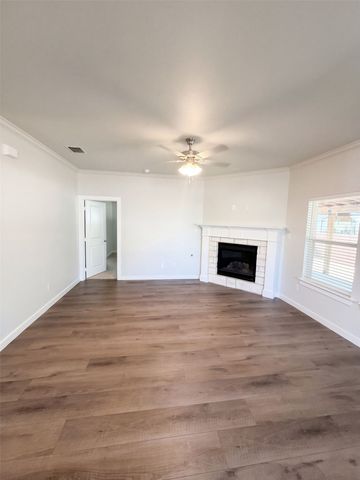 402 N Race Street, Tioga, TX 76271