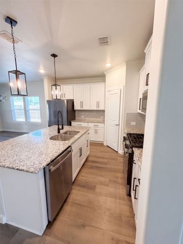 402 N Race Street, Tioga, TX 76271