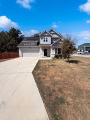 402 N Race Street, Tioga, TX 76271