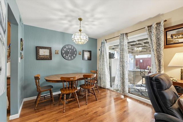 4921 Mcglashan St, Sacramento, CA 95820