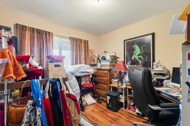 4921 Mcglashan St, Sacramento, CA 95820