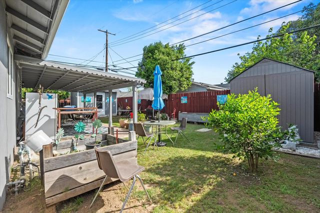 4921 Mcglashan St, Sacramento, CA 95820