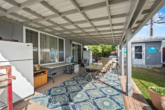 4921 Mcglashan St, Sacramento, CA 95820