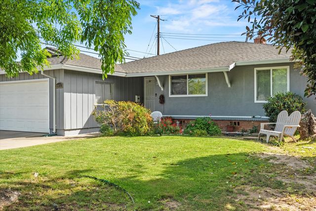 4921 Mcglashan St, Sacramento, CA 95820