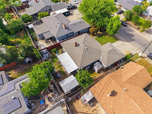 4921 Mcglashan St, Sacramento, CA 95820