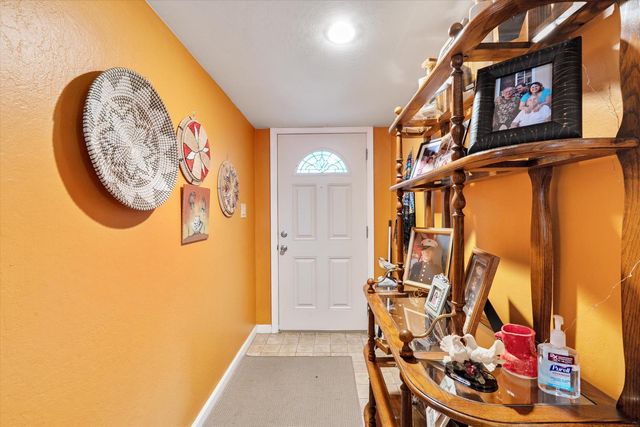 4921 Mcglashan St, Sacramento, CA 95820