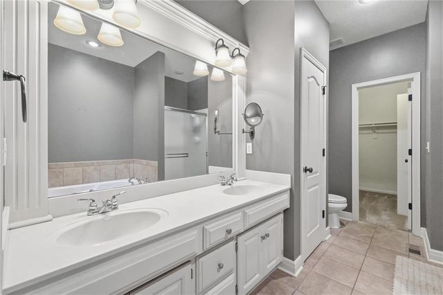 15624 W 61st Street, Shawnee, KS 66217