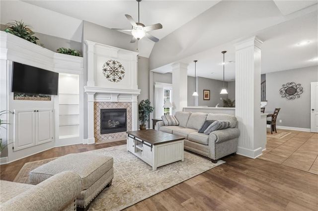 15624 W 61st Street, Shawnee, KS 66217