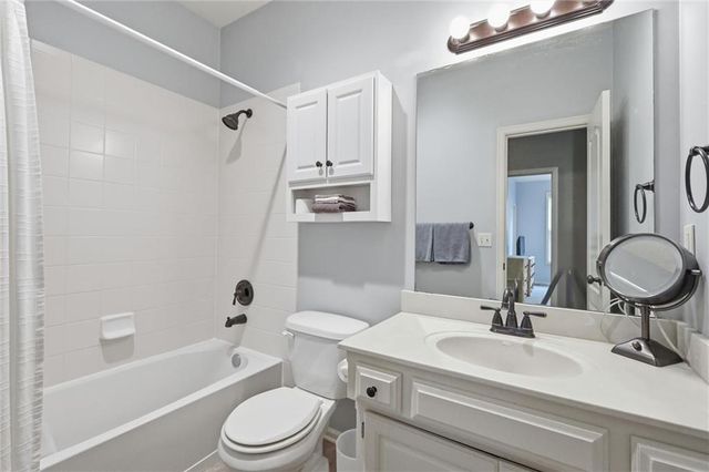 15624 W 61st Street, Shawnee, KS 66217