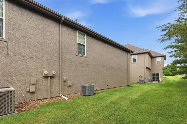 15624 W 61st Street, Shawnee, KS 66217