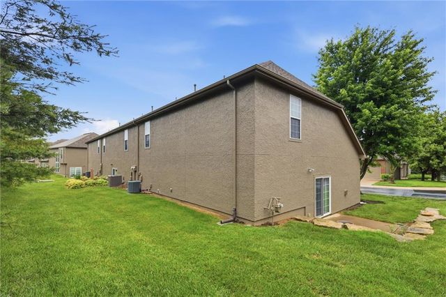 15624 W 61st Street, Shawnee, KS 66217