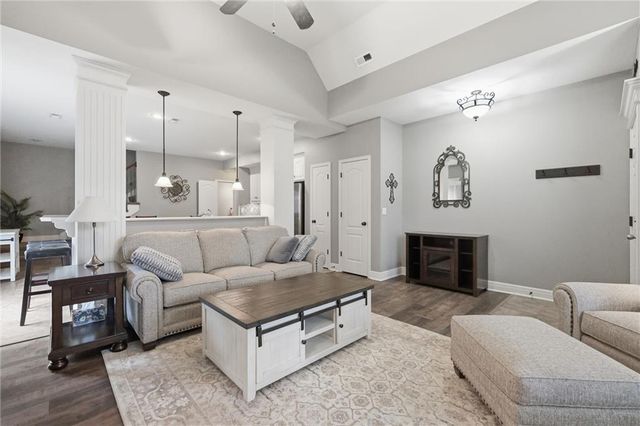 15624 W 61st Street, Shawnee, KS 66217