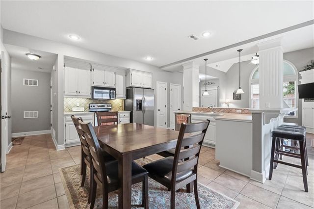 15624 W 61st Street, Shawnee, KS 66217