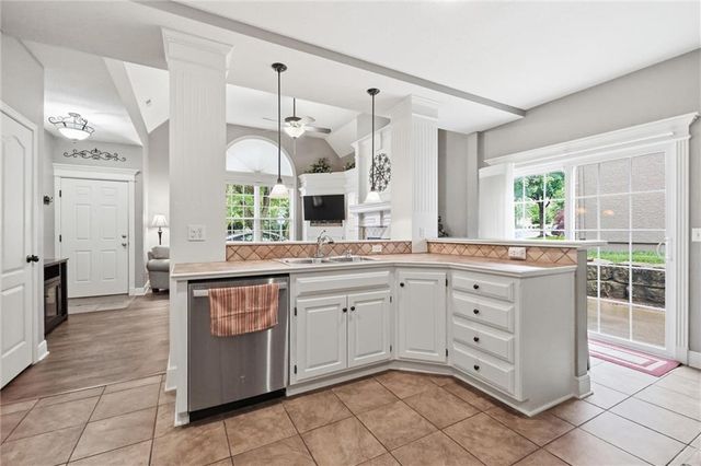 15624 W 61st Street, Shawnee, KS 66217