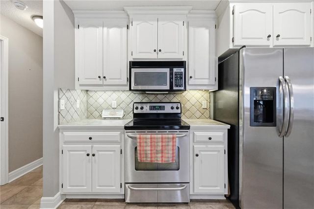 15624 W 61st Street, Shawnee, KS 66217