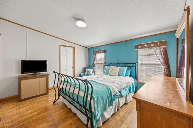 22 County Park Road, Frenchburg, KY 40322