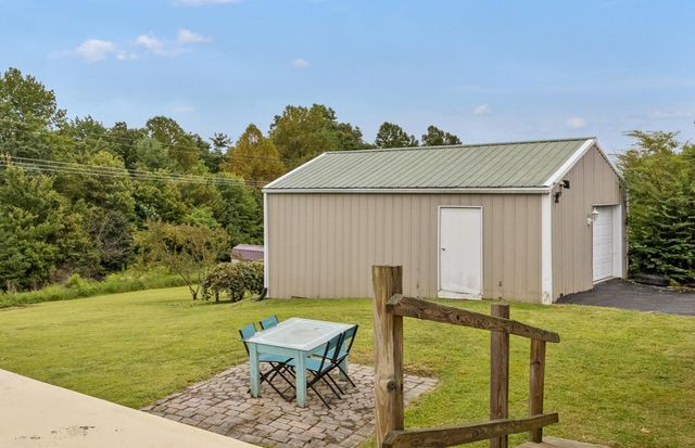 22 County Park Road, Frenchburg, KY 40322
