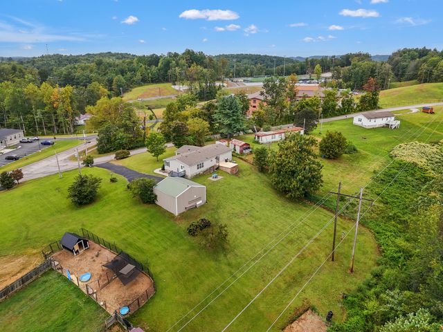 22 County Park Road, Frenchburg, KY 40322