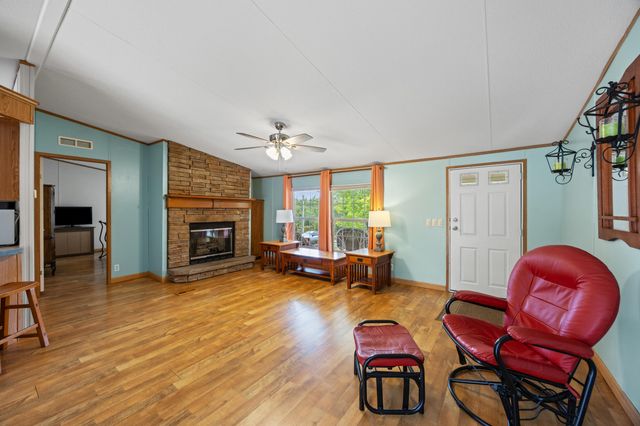 22 County Park Road, Frenchburg, KY 40322