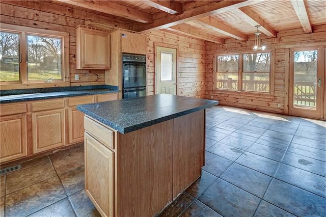 17301 E Kentucky Road, Independence, MO 64058