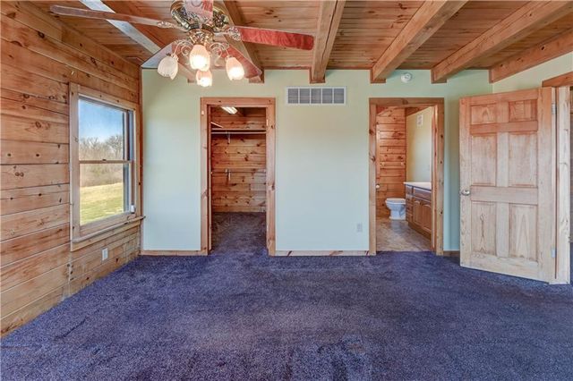 17301 E Kentucky Road, Independence, MO 64058