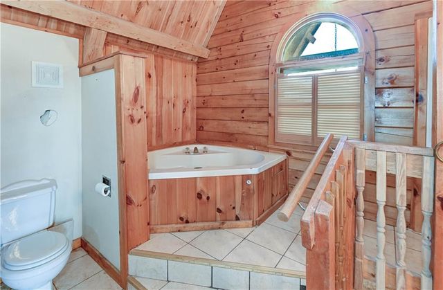 17301 E Kentucky Road, Independence, MO 64058