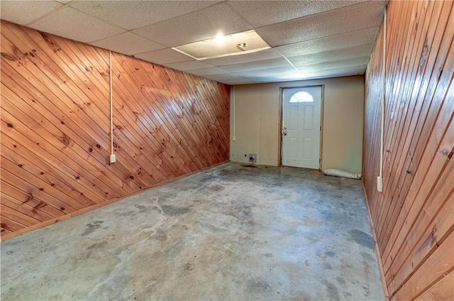 17301 E Kentucky Road, Independence, MO 64058