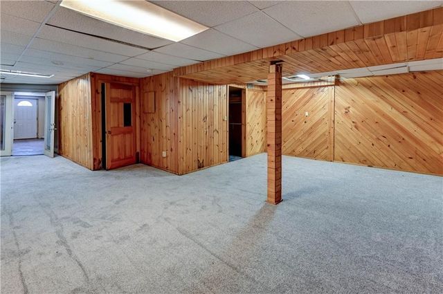 17301 E Kentucky Road, Independence, MO 64058