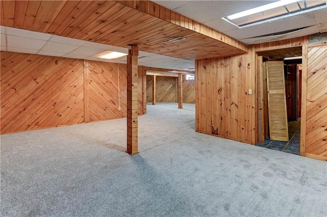 17301 E Kentucky Road, Independence, MO 64058