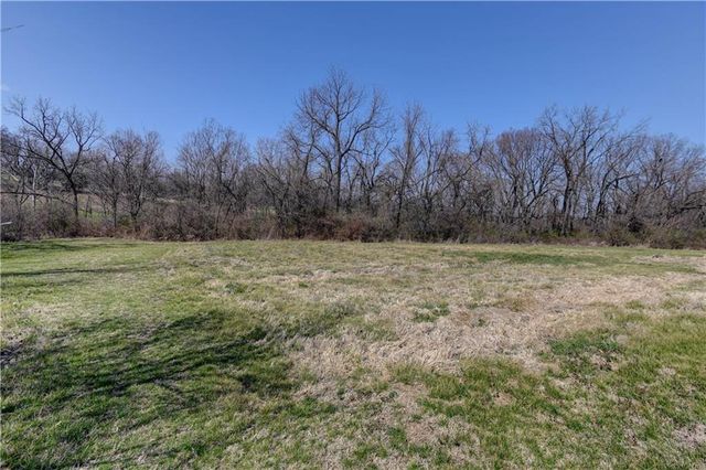 17301 E Kentucky Road, Independence, MO 64058