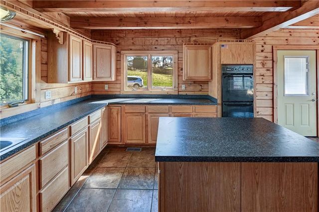 17301 E Kentucky Road, Independence, MO 64058